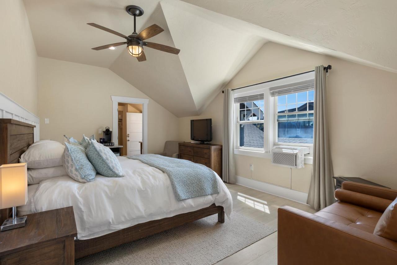Waterfront Inn Gig Harbor Exterior photo